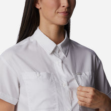 Load image into Gallery viewer, Áo Sơ Mi Tay Ngắn Nữ Columbia Silver Ridge Utility™ Short Sleeve - Trắng - Supersports Vietnam