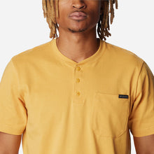 Tải hình ảnh vào trình xem Thư viện, Áo Thun Tay Ngắn Nam Columbia Landroamer™ Short Sleeve Henley - Vàng - Supersports Vietnam