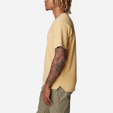 Load image into Gallery viewer, Áo Thun Nam Columbia Black Mesa™ Crew - Vàng - Supersports Vietnam