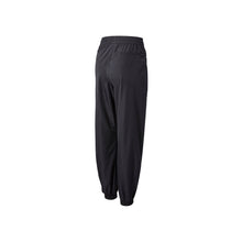 Load image into Gallery viewer, Quần Dài Nữ New Balance Athletics Podium Wind Pant