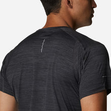 Load image into Gallery viewer, Áo Thun Nam Columbia Alpine Chill™ Zero - Đen - Supersports Vietnam
