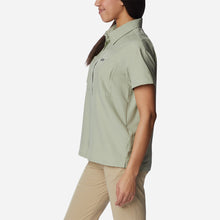 Load image into Gallery viewer, Áo Sơ Mi Tay Ngắn Nữ Columbia Silver Ridge Utility™ Short Sleeve - Xanh Lá - Supersports Vietnam
