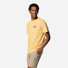 Load image into Gallery viewer, Áo Thun Tay Ngắn Nam Columbia Explorers Canyon™ Back Short Sleeve - Vàng - Supersports Vietnam

