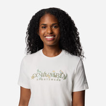 Load image into Gallery viewer, Áo Thun Tay Ngắn Nữ Columbia Boundleshort Sleeve Beauty™ Logo Short Sleeve - Trắng - Supersports Vietnam
