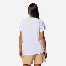 Load image into Gallery viewer, Áo Thun Tay Ngắn Nữ Columbia Bluevista Hill™ Short Sleeve Crew - Trắng - Supersports Vietnam
