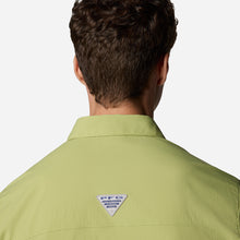 Load image into Gallery viewer, Áo Sơ Mi Dài Tay Nam Columbia Wild Cast™ Long Sleeve - Xanh Lá - Supersports Vietnam
