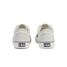 Load image into Gallery viewer, Giày Thời Trang Unisex Fila Classic Boarder Og

