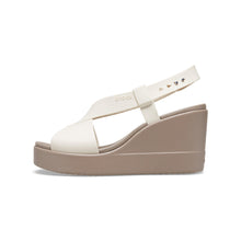 Tải hình ảnh vào trình xem Thư viện, Xăng Đan Đế Xuồng Nữ Crocs Brooklyn
