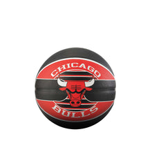 Tải hình ảnh vào trình xem Thư viện, Banh bóng rổ Unisex Spalding Chicago Bulls
