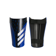 Tải hình ảnh vào trình xem Thư viện, Ốp Chân Unisex Adidas Pred Training
