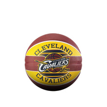 Tải hình ảnh vào trình xem Thư viện, Banh bóng rổ Unisex Spalding Cavaliers

